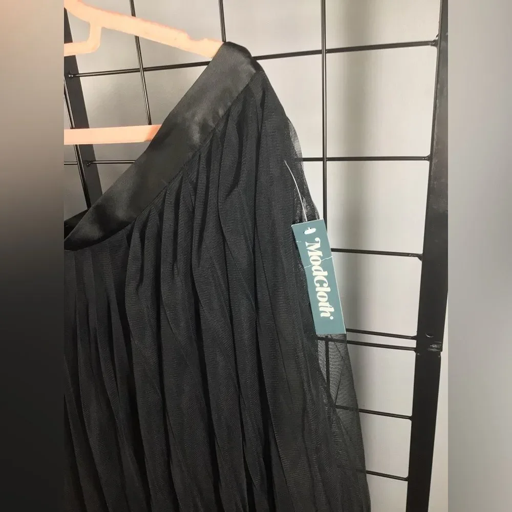 ModCloth plus size tulle and satin black pleated mini skirt NWT